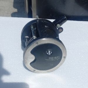 Penn U.S.A Graphite 330 GTi Reel - Black and Silver